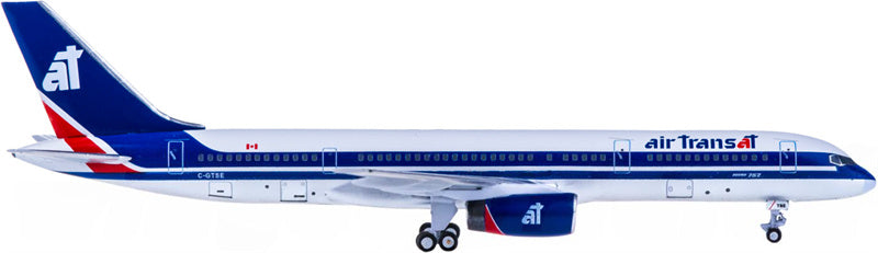 AeroClassics Air Transat Boeing 757-200 C-GTSE 1:400 Diecast Model view 2