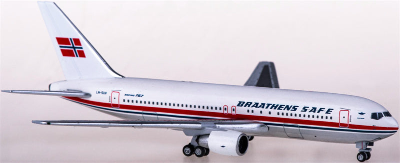 AeroClassics Braathens Safe Boeing 767-200 LN-SUV 1:400 Diecast Model view 1