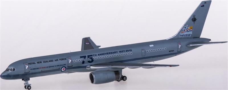 NG Models Royal New Zealand Air Force Boeing 757-200 NZ7571 75th 1:400 Diecast Model view 2