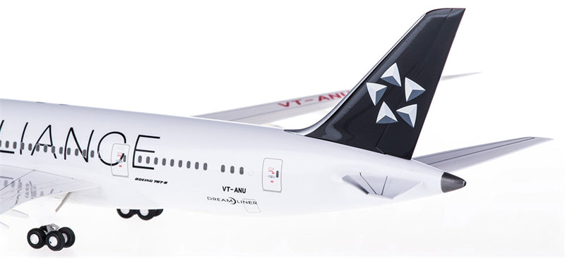 Hogan Air India Boeing 787-8 VT-ANU Star Alliance Ground Status 1:200 ABS Model view 2