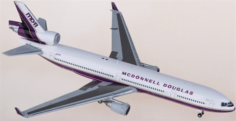 JC Wings McDonnell Douglas MD-11 N211MD House Color 1:400 Diecast Model view 2