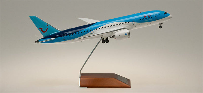 JC Wings Arkefly Boeing 787-8 PH-TFK 1:200 Diecast Model view 3