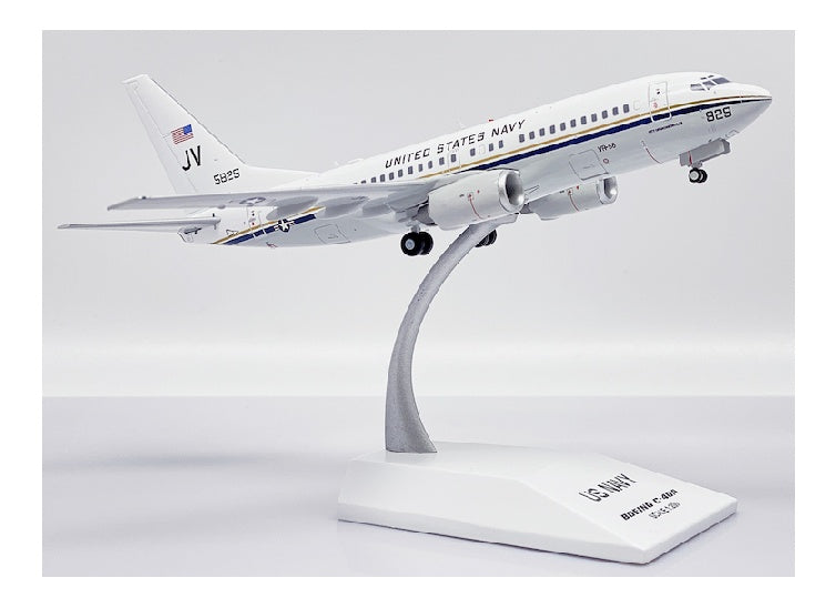 JC Wings 1:200 US Navy Boeing C-40A Clipper 165829  DIECAST Model