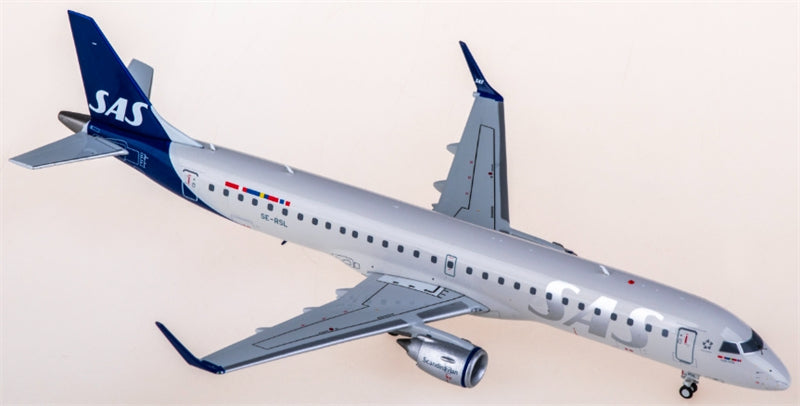 JC Wings Scandinavian Airlines SAS Embraer ERJ-195LR SE-RSL 1:200 Diecast Model view 1