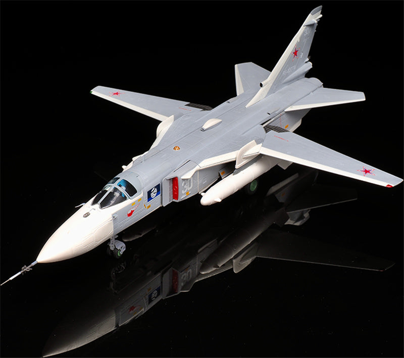 CALIBRE WINGS SU-24MR Russian Navy 30 White 1:72 Aircraft Pre-built Model