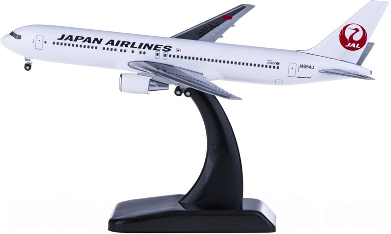 Hogan Japan Airlines Boeing 767-300ER JA654J 1:400 Diecast Model view 1