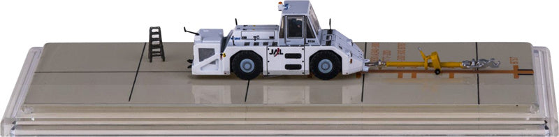 JC Wings Japan Airlines Komatsu WT250E Towing Tractor 1:200 Accessory Model view 4