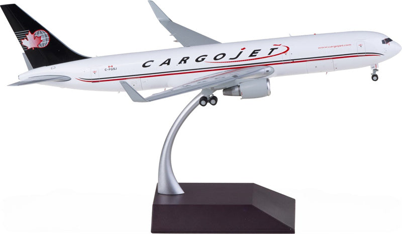 Geminijets Cargojet Boeing 767-300ER C-FGSJ Interactive Series 1:200 Diecast Model view 2