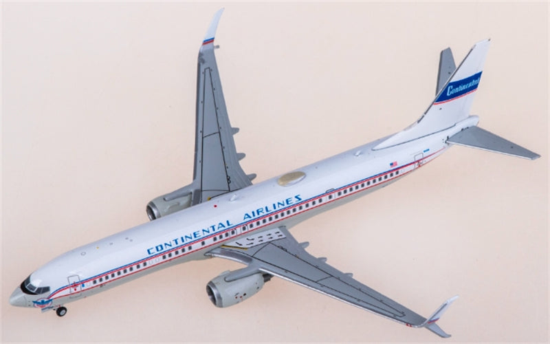 Geminijets 1:400 United Airlines Boeing 737 N75435 Diecast Model view 2