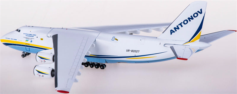 Geminijets 1:400 Antonov UR-82027 Diecast Model view 3