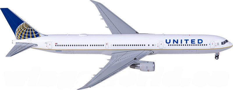 Geminijets United Airlines Boeing 767-400ER N69059 1:400 Diecast Model view 1
