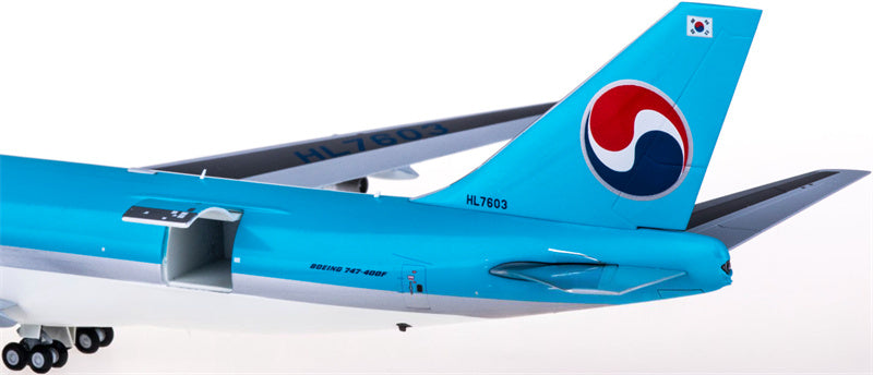 Geminijets Korean Air Cargo Boeing 747-400ERF HL7603 Interactive Series 1:200 Diecast Model view 4