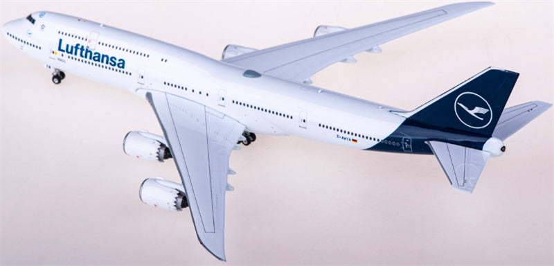 Phoenix Lufthansa Boeing 747-8i D-ABYA 1:400 Diecast Model view 3