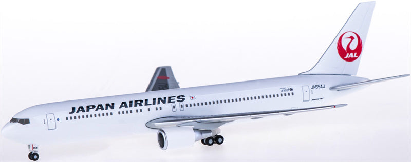 Hogan Japan Airlines Boeing 767-300ER JA654J 1:400 Diecast Model view 2