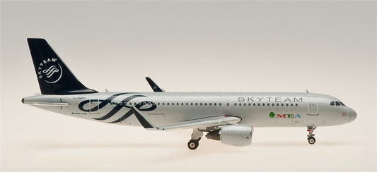 Phoenix Middle East Airlines Airbus A320 F-OMRD Skyteam 1:400 Diecast Model view 1