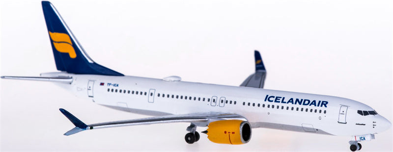 AeroClassics Icelandair Boeing 737 MAX 9 TF-ICA 1:400 Diecast Model view 2