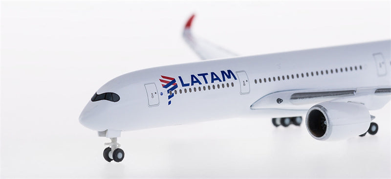 Hogan Latam Airbus A350-900 1:500 Diecast Model view 4