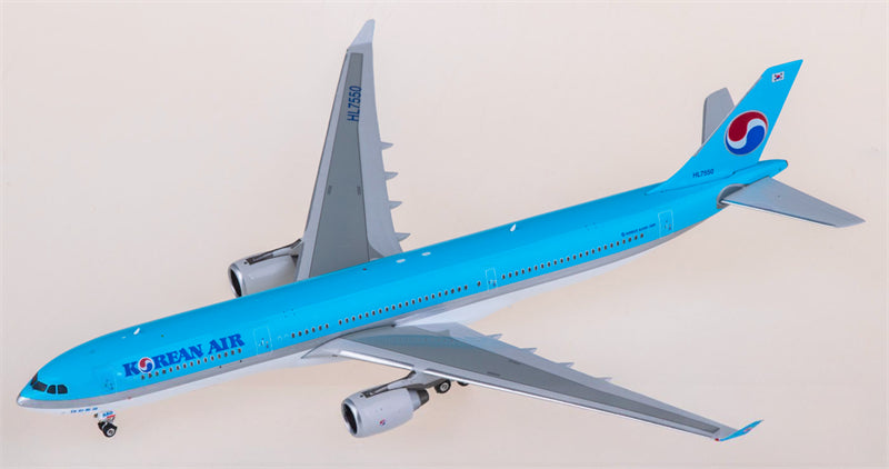 Phoenix Korean Air Airbus A330-300 HL7550 1:400 Diecast Model view 1