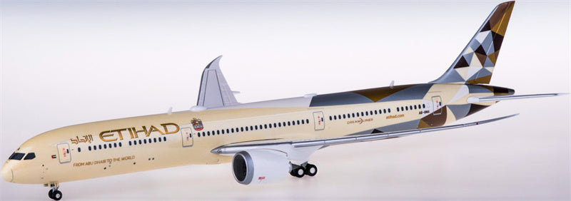 Herpa Etihad Airways Boeing 787-10 Dreamliner A6-BMA 1:200 ABS Model view 2