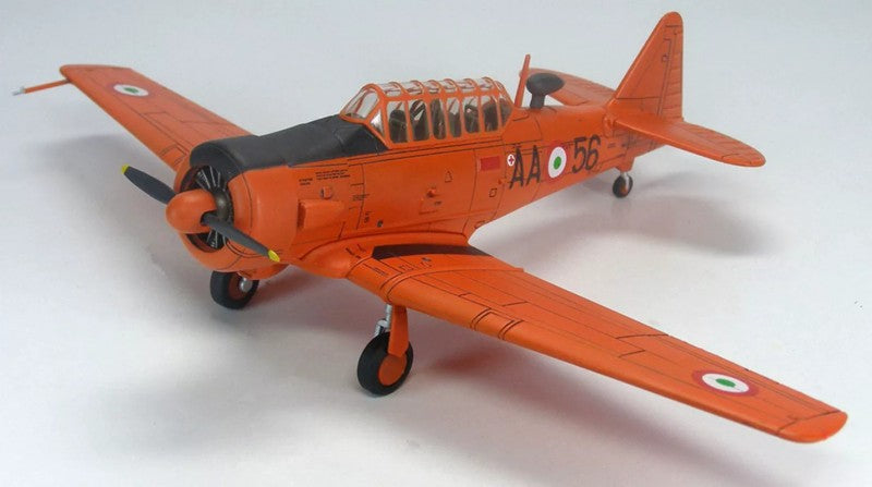 HOBBY MASTER Aeronautica Militare T-6 Texan Accademia Aeronautica Napoli 1:72 Model 1955   AA+56