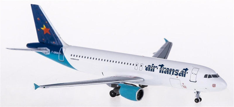 AeroClassics Air Transat Airbus A320 F-GRSH 1:400 Diecast Model view 1