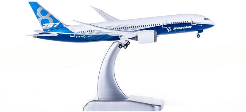 Hogan Boeing 787-8 1:400 Diecast Model view 2
