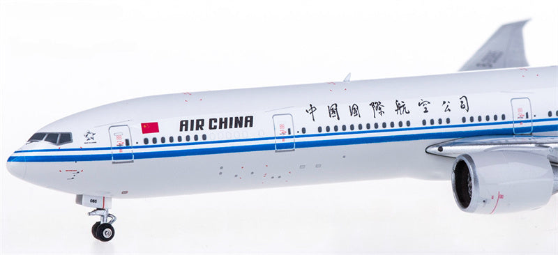 Phoenix Air China Boeing 777-300ER B-2085 1:400 Diecast Model view 4