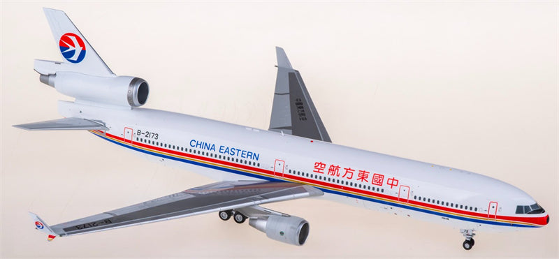 SQ Wings China Eastern Airlines McDonnell Douglas MD-11 B-2173 1:200 Diecast Model view 2