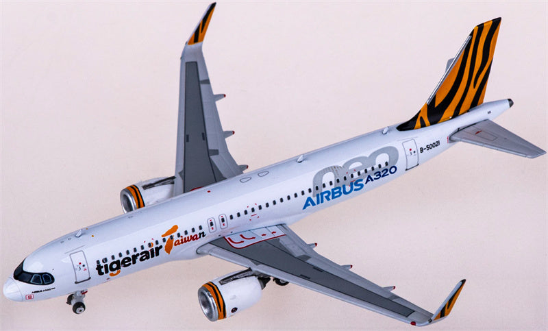 Phoenix Tigerair Airbus A320neo B-50021 1:400 Diecast Model view 2