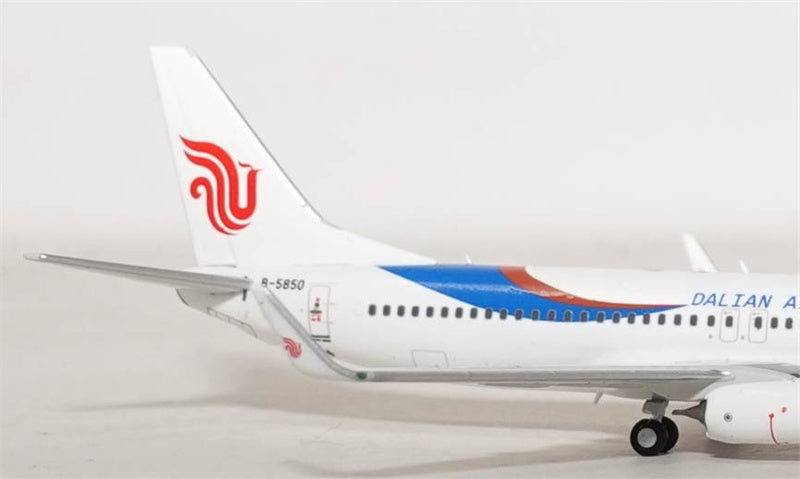 AeroPolaris 1:400 Dalian Airlines Boeing 737-800 B-5850 Diecast Model view 4