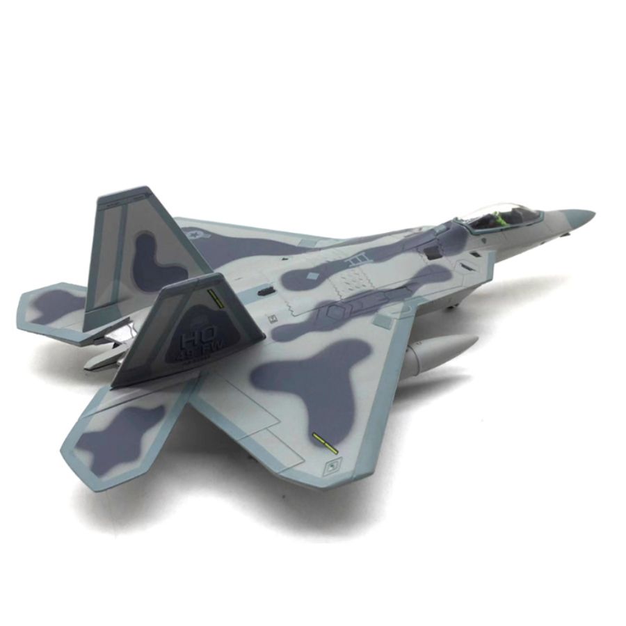 FLOZ US Lockheed Martin F-22 Raptor fighter jet 1:100 Aircraft Pre-built Model
