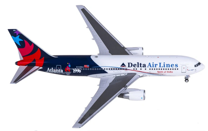 Z2MODEL 1:400 Delta Air Lines Boeing 767-200 N102DA Diecast Model view 3