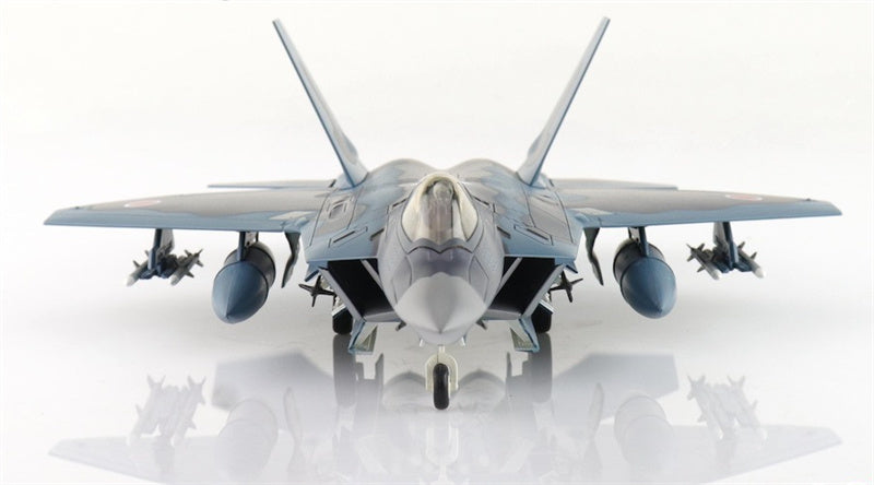 HOBBY MASTER Lockheed F-22 Raptor Sea Camouflage 37-8322 3rd Sq Japan JASDF (pseudo scheme) (with 8 x AAM-3 under the wings) 1:72 Aircraft Pre-built Model