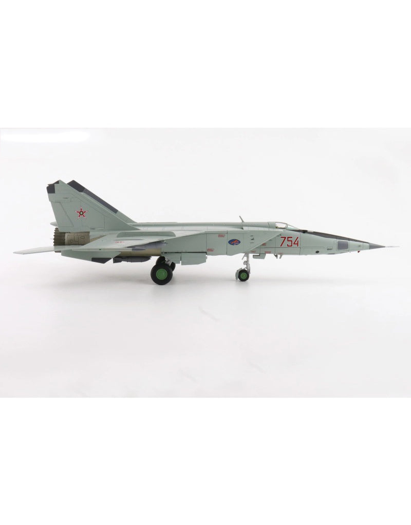 HOBBY MASTER Bulgarian Air Force MiG-25RBT  1:72 Model   Red 754