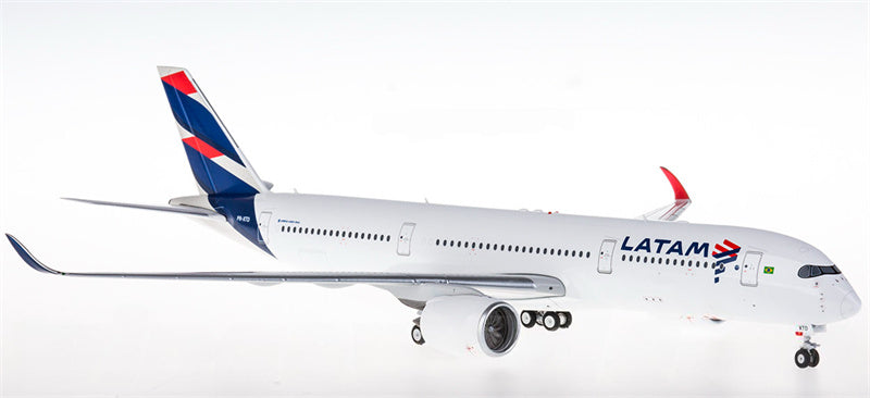 Phoenix LATAM Airbus A350-900 PR-XTD 1:200 Diecast Model view 2
