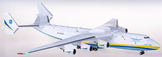 Geminijets Antonov AN-225 UR-82060 Mriya 1:200 Diecast Model view 1