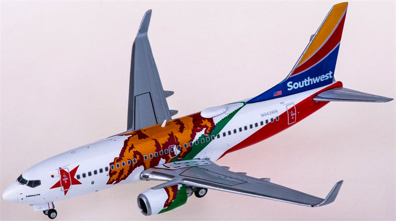 Geminijets Southwest Airlines Boeing 737-700 N943WN California One 1:400 Diecast Model view 1