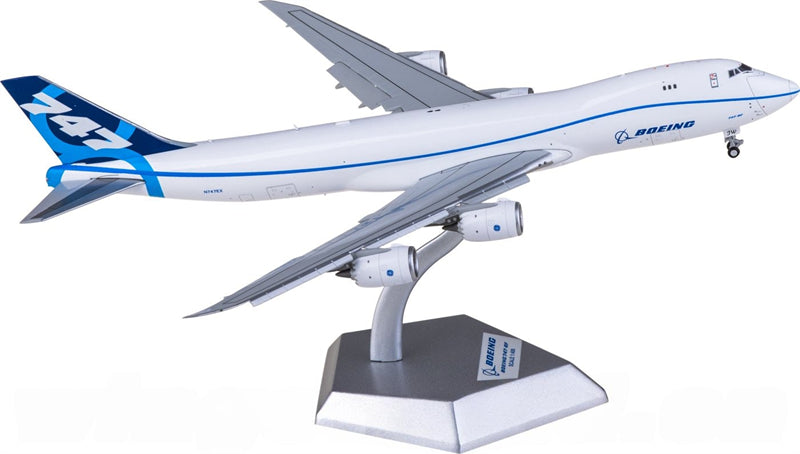 HX Models 1:400 Boeing 747-8F N747EX Flaps down Model