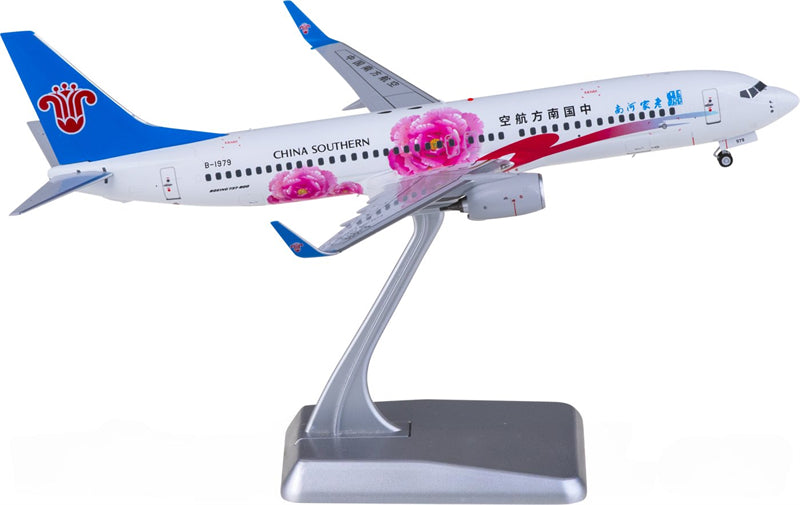 NG Models China Southern Airlines Boeing 737-800 B-1979 1:200 Diecast Model view 2