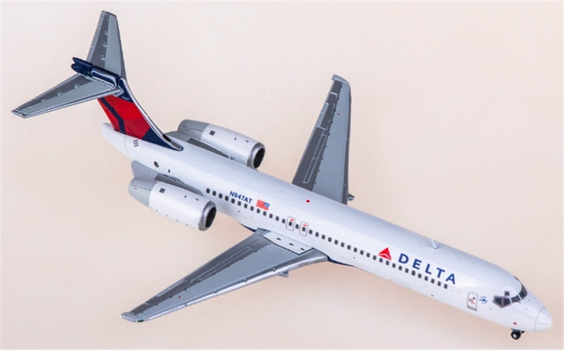 Geminijets 1:400 Delta Air Boeing 717 44007297 Diecast Model view 1