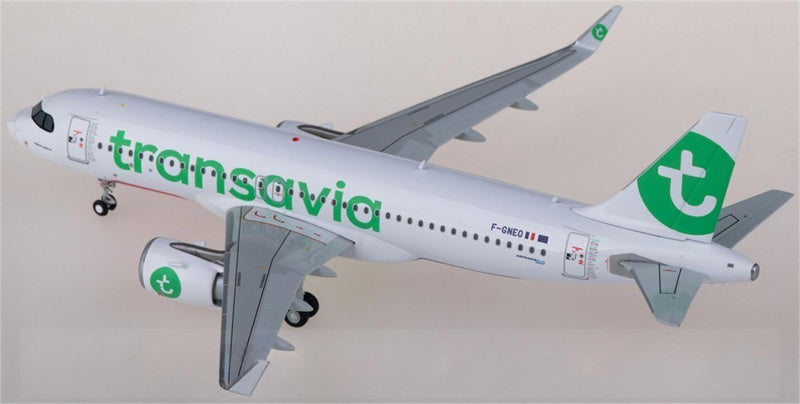 Geminijets Transavia Airbus A320neo F-GNEO 1:200 Diecast Model view 2
