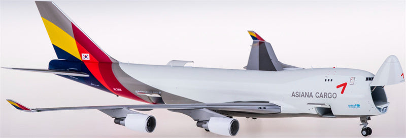 Geminijets Asiana Cargo Boeing 747-400F HL7616 Open nose 1:200 Diecast Model view 5