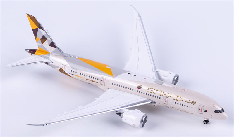 Phoenix Etihad Airways Boeing 787-8 A6-PFC 1:400 Diecast Model view 4