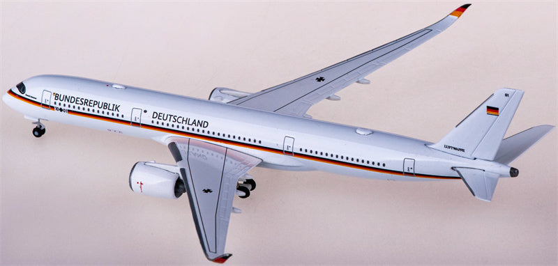 Herpa Luftwaffe Airbus A350-900 10+01 1:500 Diecast Model view 4