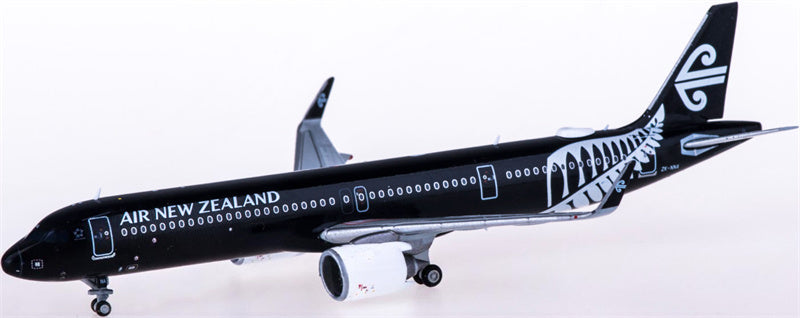 JC Wings 1:400 Air New Zealand Airbus A321neo Black Painting ZK-NNA Diecast Model view 2