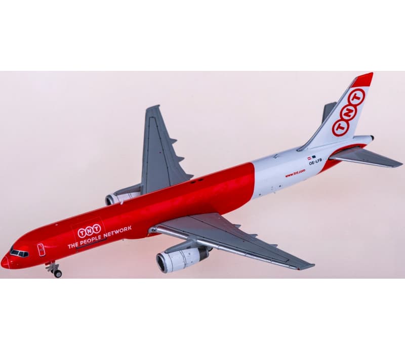 JC Wings TNT Boeing 757-200PF OE-LFB 1:400 Aircraft Pre-built  Airliner Model Display