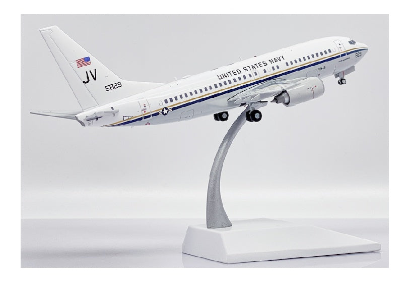 JC Wings 1:200 US Navy Boeing C-40A Clipper 165829  DIECAST Model