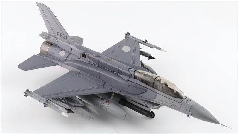 HOBBY MASTER ROCAF F-16D 401st TFW 1:72 Model 2025 w/IRST pod, GBU-39, AGM-154, AGM-88  6831