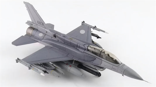 HOBBY MASTER ROCAF F-16D 401st TFW 1:72 Model 2025 w/IRST pod, GBU-39, AGM-154, AGM-88  6831