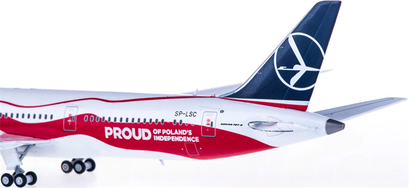 JC Wings 1:400 LOT Boeing 787-9 Proud of Poland's independence SP-LSC Diecast Model view 5